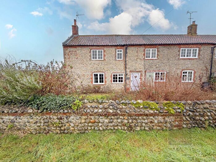 3 Bedroom Cottage For Sale In Main Road, Sidestrand, NR27
