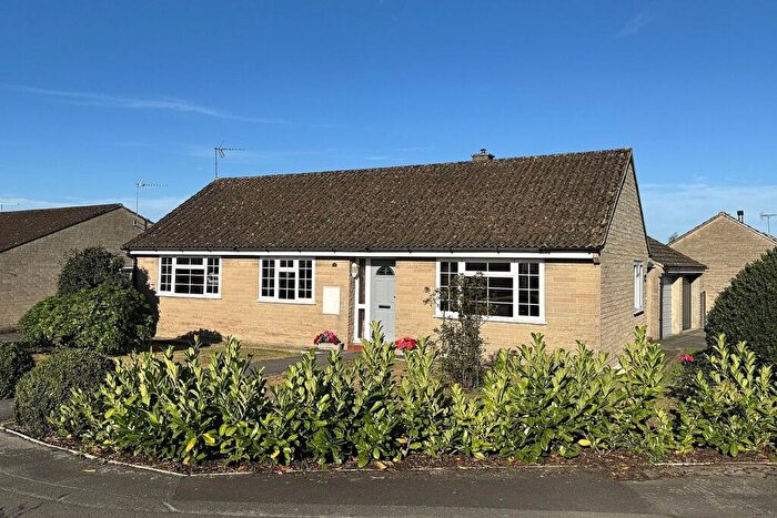 3 Bedroom Bungalow For Sale In Elm Drive, Wincanton, BA9