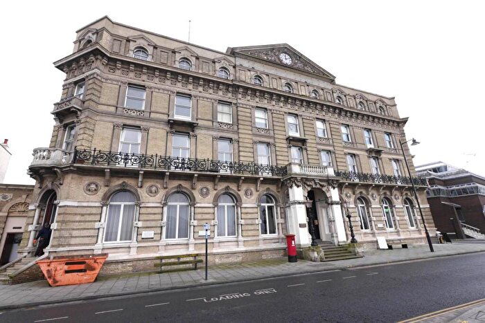 2 Bedroom Flat To Rent In Quayside Court, Harwich, CO12
