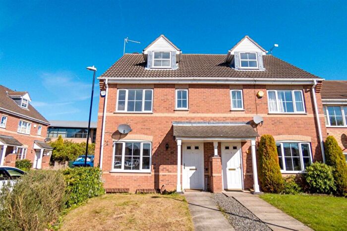 3 Bedroom End Of Terrace House To Rent In Rodyard Way, Coventry, CV1