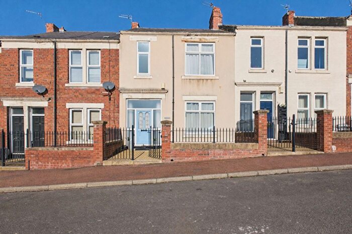 3 Bedroom Terraced House For Sale In Watt Street, Gateshead, NE8