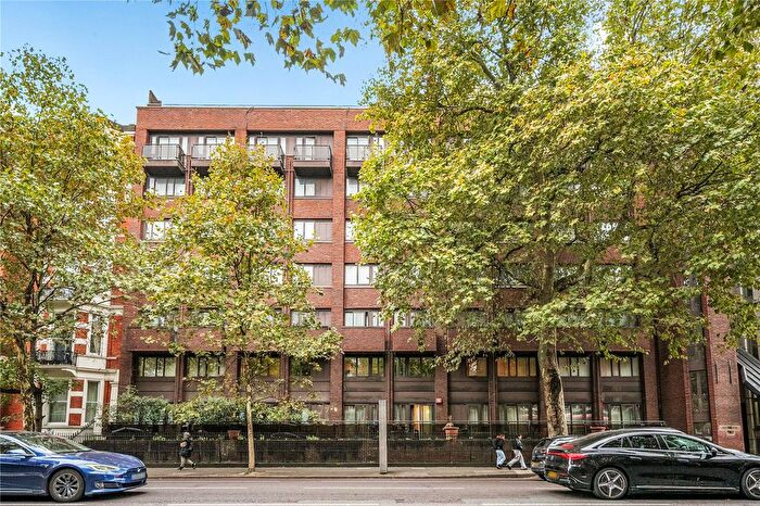 2 Bedroom Flat For Sale In Cromwell Road, London, SW5