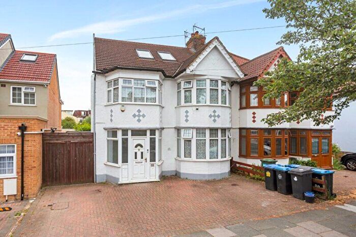 5 Bedroom Semi-Detached House To Rent In Park Avenue North, Willesden Green, Dollis Hill, NW10