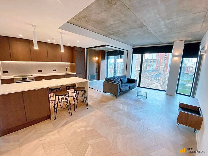 2 Bedroom Flat For Sale In St George's Gardens, Castlefield, M15