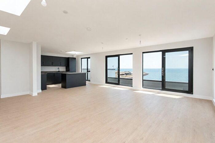 2 Bedroom Flat For Sale In Western Undercliff, Royal Harbour Approach, Ramsgate, Kent, CT11
