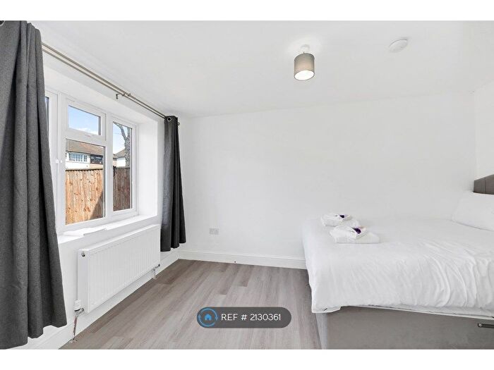 7 Bedroom End Of Terrace House To Rent In Diban Avenue, Hornchurch, RM12