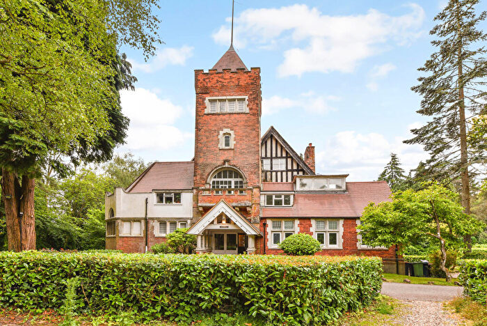 1 Bedroom Flat To Rent In Tower Road, Hindhead, GU26