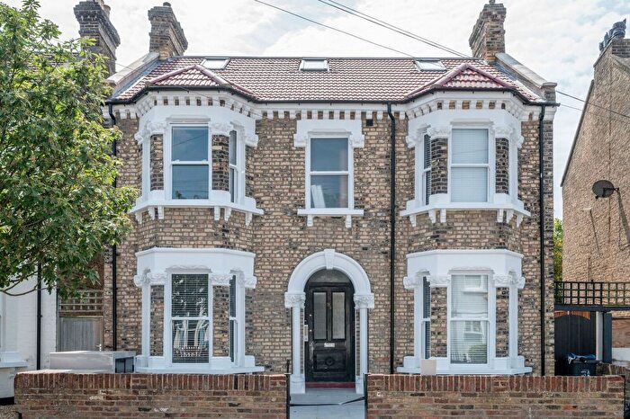 2 Bedroom Flat To Rent In Devonshire Road, Colliers Wood, London, SW19