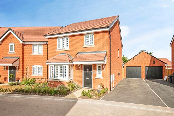 3 Bedroom Detached House For Sale In Bronze Barrow Way, Bramford, Ipswich, IP8