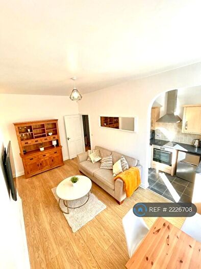 2 Bedroom Flat To Rent In Westfield Terrace, Chapel Allerton, Leeds, LS7