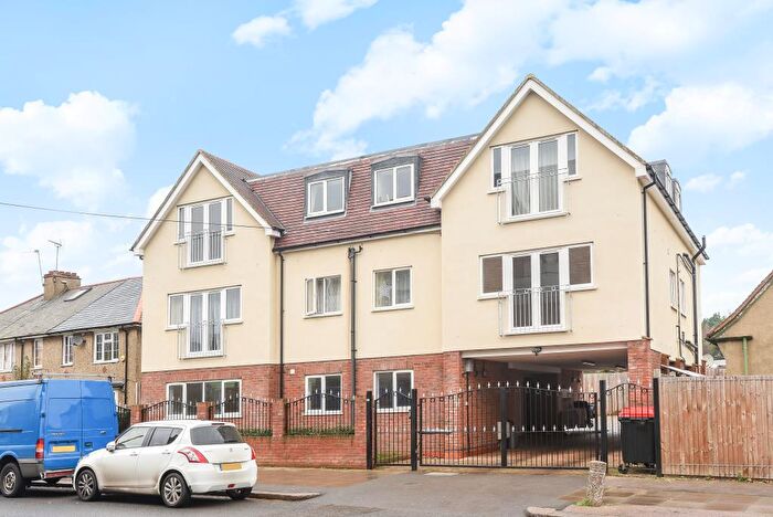 1 Bedroom Apartment To Rent In Mays Lane, Barnet, EN5