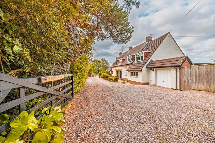 4 Bedroom Semi-Detached House For Sale In Denhall Lane, Burton, Cheshire, CH64