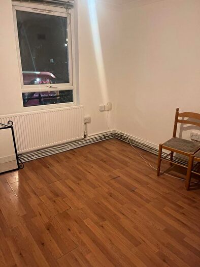 2 Bedroom Flat To Rent In Ilford Lane, Ilford, IG1