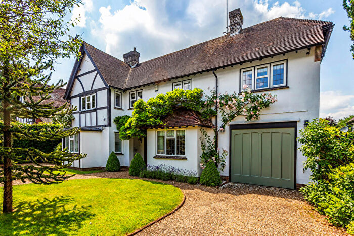 3 Bedroom Detached House For Sale In Wheeler Avenue, Oxted, Surrey, RH8