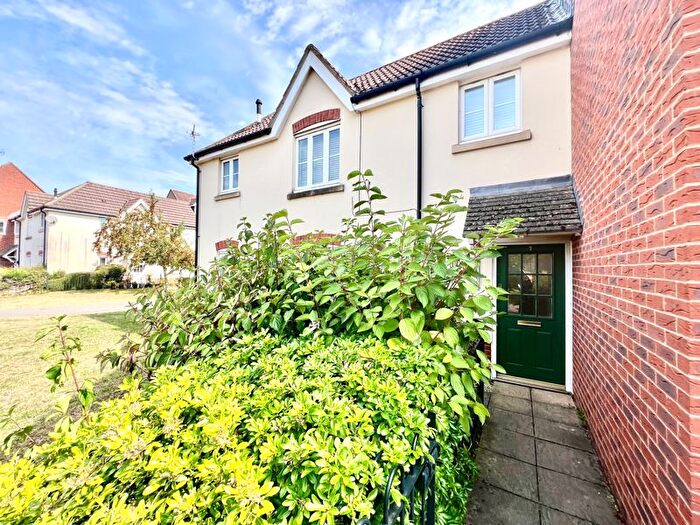 2 Bedroom Flat For Sale In Charlotte Court, Calne, SN11