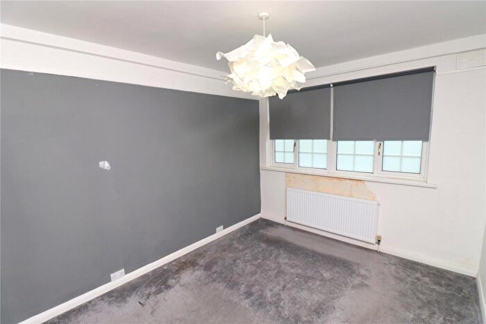 2 Bedroom Apartment For Sale In Victoria Gardens, Oxton, Wirral, CH43