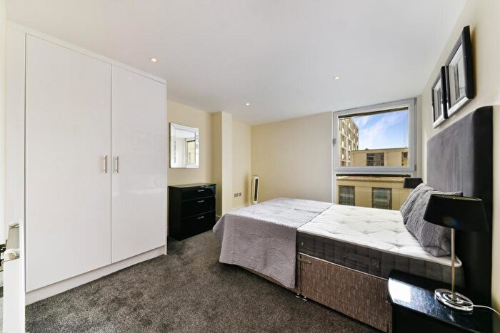 1 Bedroom Flat To Rent In Millharbour, Lanterns Court, Canary Wharf, London, E14