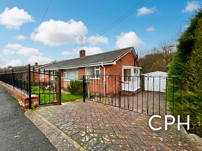 2 Bedroom Semi Detached Bungalow For Sale In Pinewood Drive, Scarborough, YO12