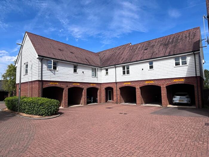 1 Bedroom Apartment For Sale In Hopcrofts Meadow Redhouse Park, Milton Keynes, MK14