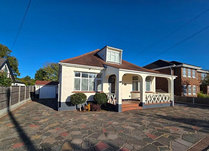 4 Bedroom Chalet For Sale In Benfleet Road, Benfleet, Essex, SS7