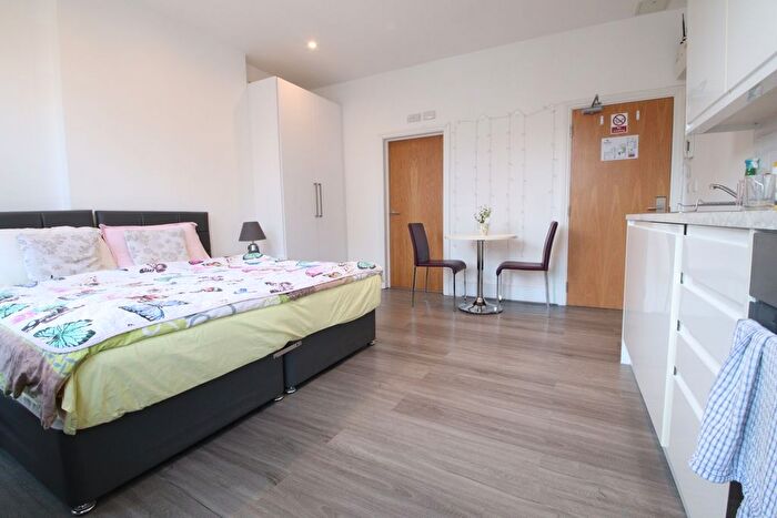 Studio To Rent In Finchley Road, Finchley, NW3