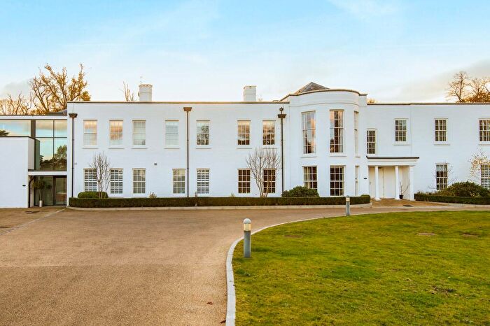 2 Bedroom Apartment For Sale In West Common Road, Hayes, Bromley, Kent, BR2