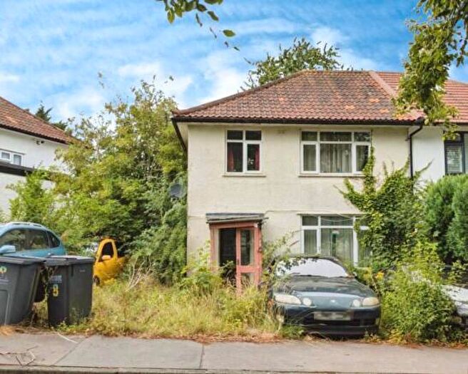 3 Bedroom Semi Detached House For Sale In Copse View, South Croydon, CR2