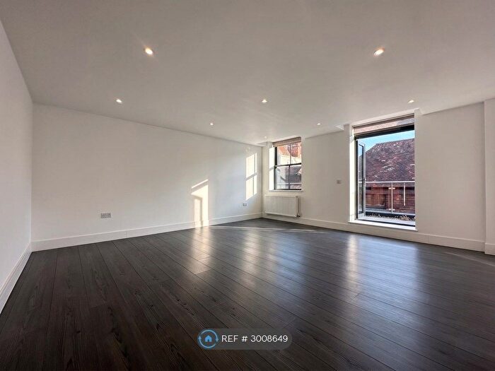 2 Bedroom Flat To Rent In St James House, Canterbury, CT1