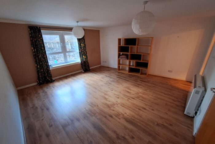 2 Bedroom Flat To Rent In , Burgh Hall Street, G11