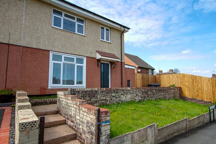 3 Bedroom Semi-Detached House To Rent In Buchanan Road, Rugby, CV22