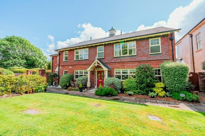 2 Bedroom Terraced House For Sale In Homefield Close, BH23