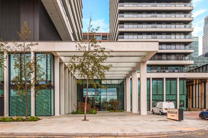 2 Bedroom Apartment To Rent In Marsh Wall, London, E14