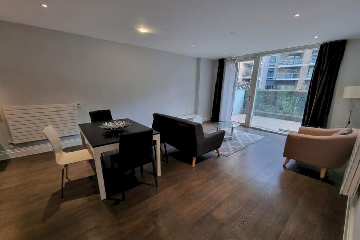 1 Bedroom Apartment To Rent In Queenshurst Square, Kingston, KT2