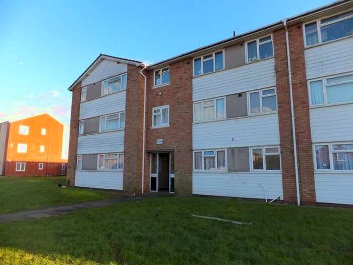 3 Bedroom Apartment To Rent In Ellis Road, Coulsdon, Surrey, CR5