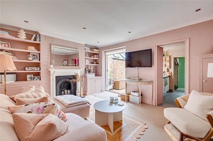 1 Bedroom Flat To Rent In Chesson Road, London, W14