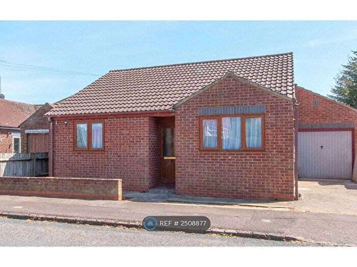 2 Bedroom Bungalow To Rent In Anscomb Way, Woodford Halse, Daventry, NN11