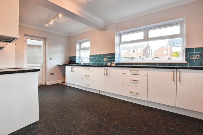 3 Bedroom Semi-Detached House To Rent In Oakwood Rise, Scunthorpe, DN16