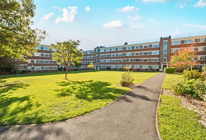 2 Bedroom Flat For Sale In New Park Road, London, SW2