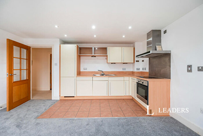 2 Bedroom Flat To Rent In Brecon House, The Canalside, PO1