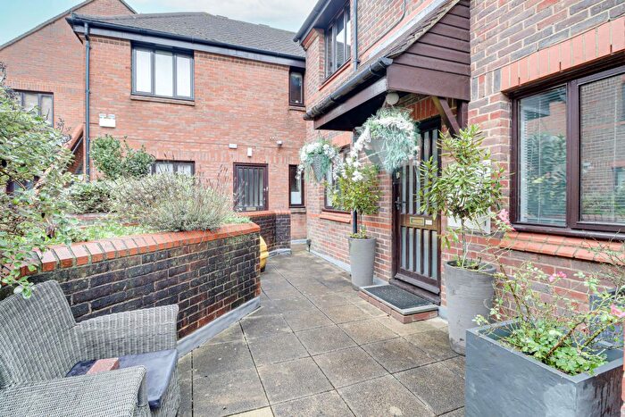 2 Bedroom Flat To Rent In The Maltings, St Albans, AL1