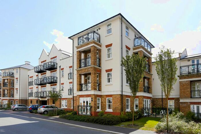 2 Bedroom Flat To Rent In Holford Way, London, SW15