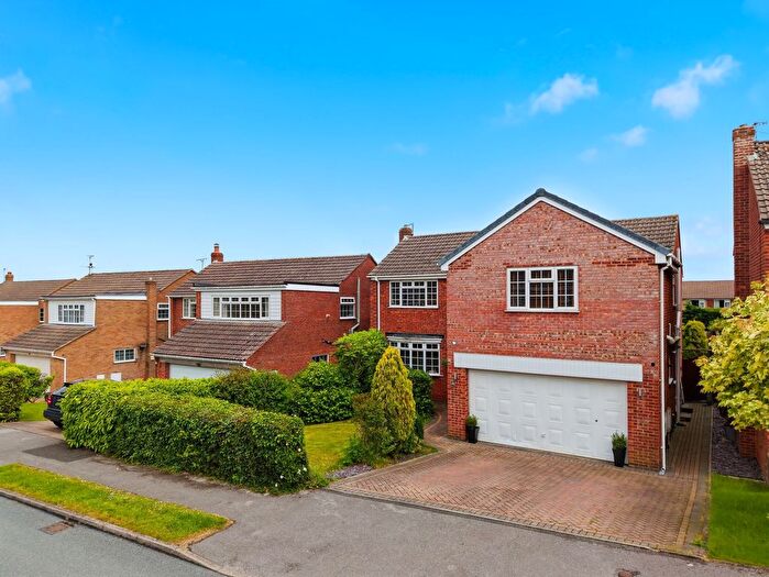 4 Bedroom Detached House For Sale In Chartwell Avenue, Wingerworth, S42