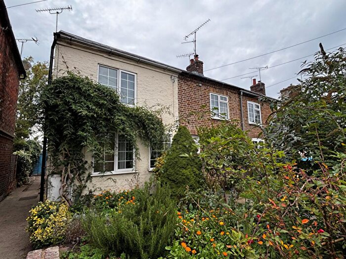 2 Bedroom Terraced House To Rent In King Street, Tring, HP23
