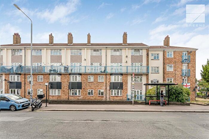 1 Bedroom Flat For Sale In St. Andrew's Road, London, E17