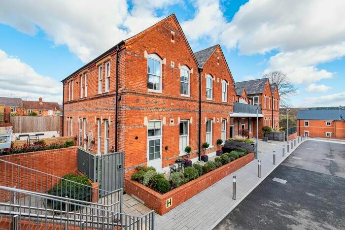 2 Bedroom Flat To Rent In Tennyson House, Laureate Gardens, Henley-On-Thames, RG9