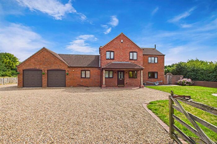 4 Bedroom Detached House For Sale In Low Road, Besthorpe, NG23