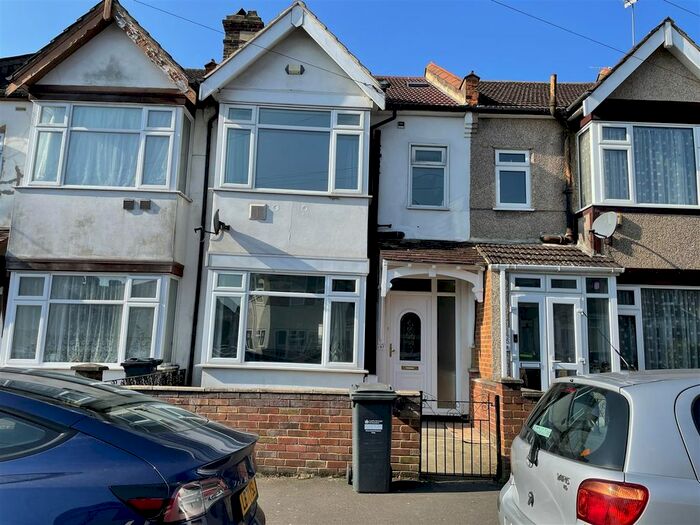 4 Bedroom Terraced House To Rent In Cromwell Road, Hounslow, TW3