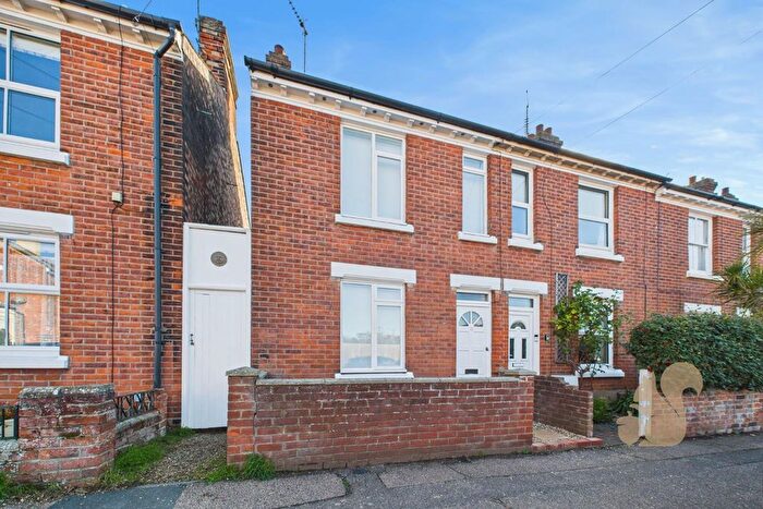 3 Bedroom End Terrace House To Rent In Weston Road, Colchester, CO2