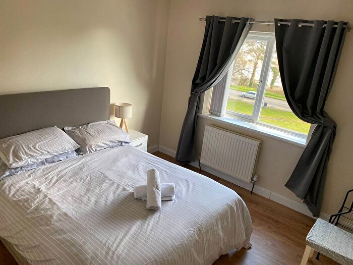 2 Bedroom Flat To Rent In Alderwood Road, Swansea, SA3
