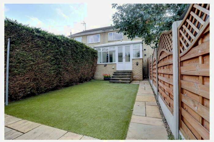 3 Bedroom Terraced House To Rent In Penistone Road, Waterloo, Huddersfield, HD5